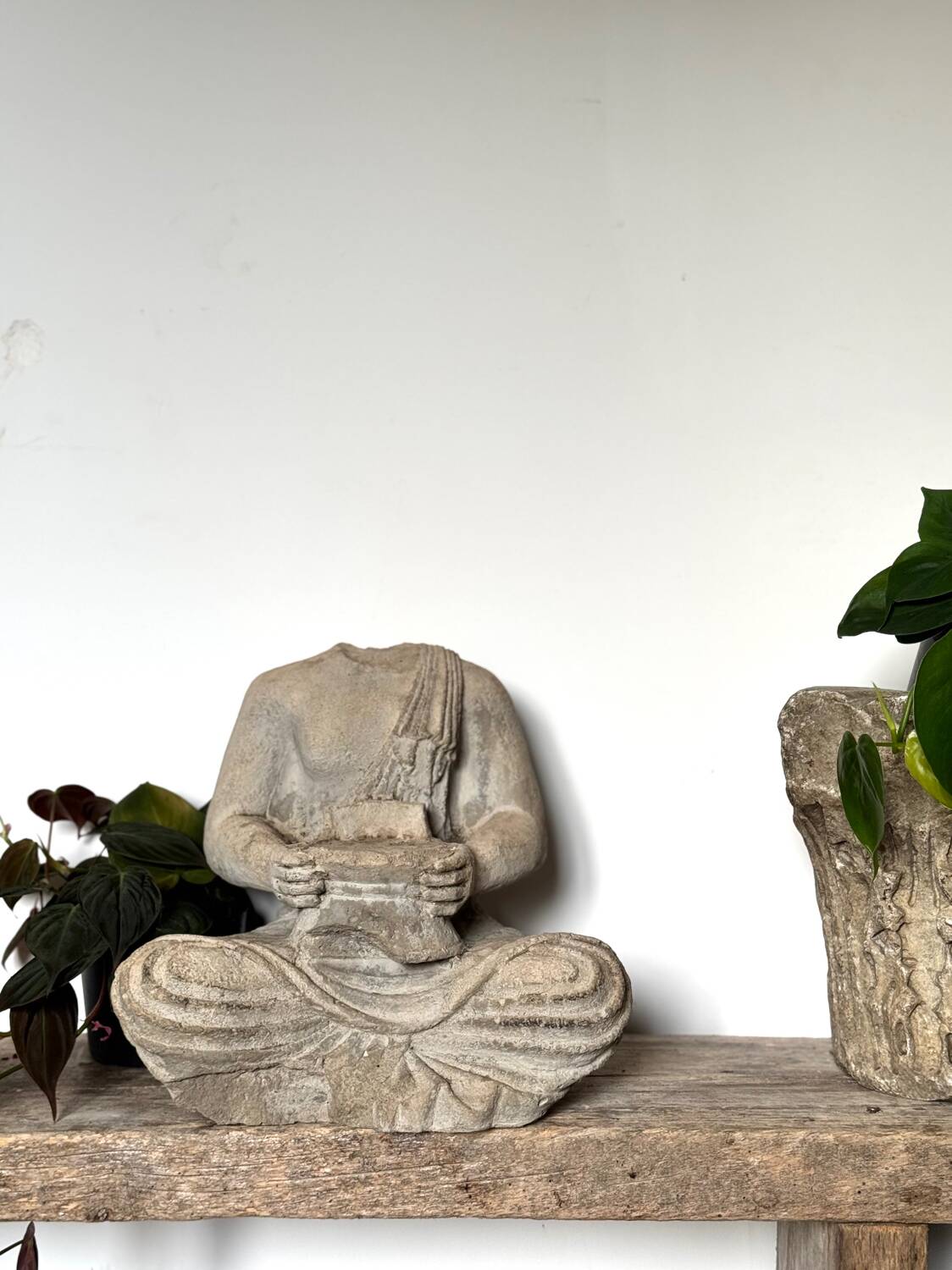 Bouddha acéphale en pierre XXe