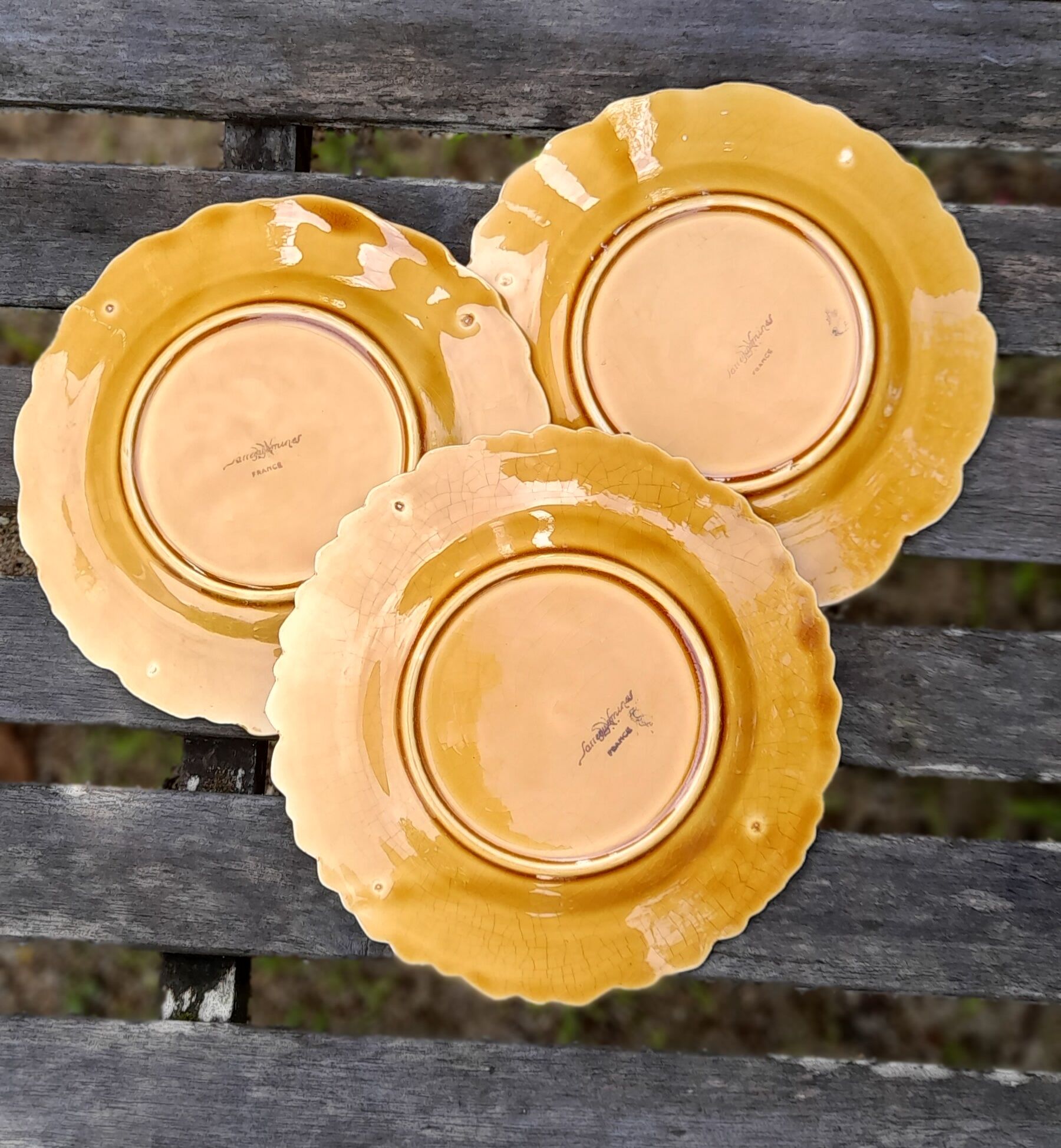 Set of 3 plates dessert barbotine, Sarreguemines, around 1900