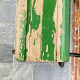 Ancien banc d’École en bois peint en vert et piétement métal rouillé