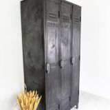 Very nice vintage metal lockers / industrial lockers