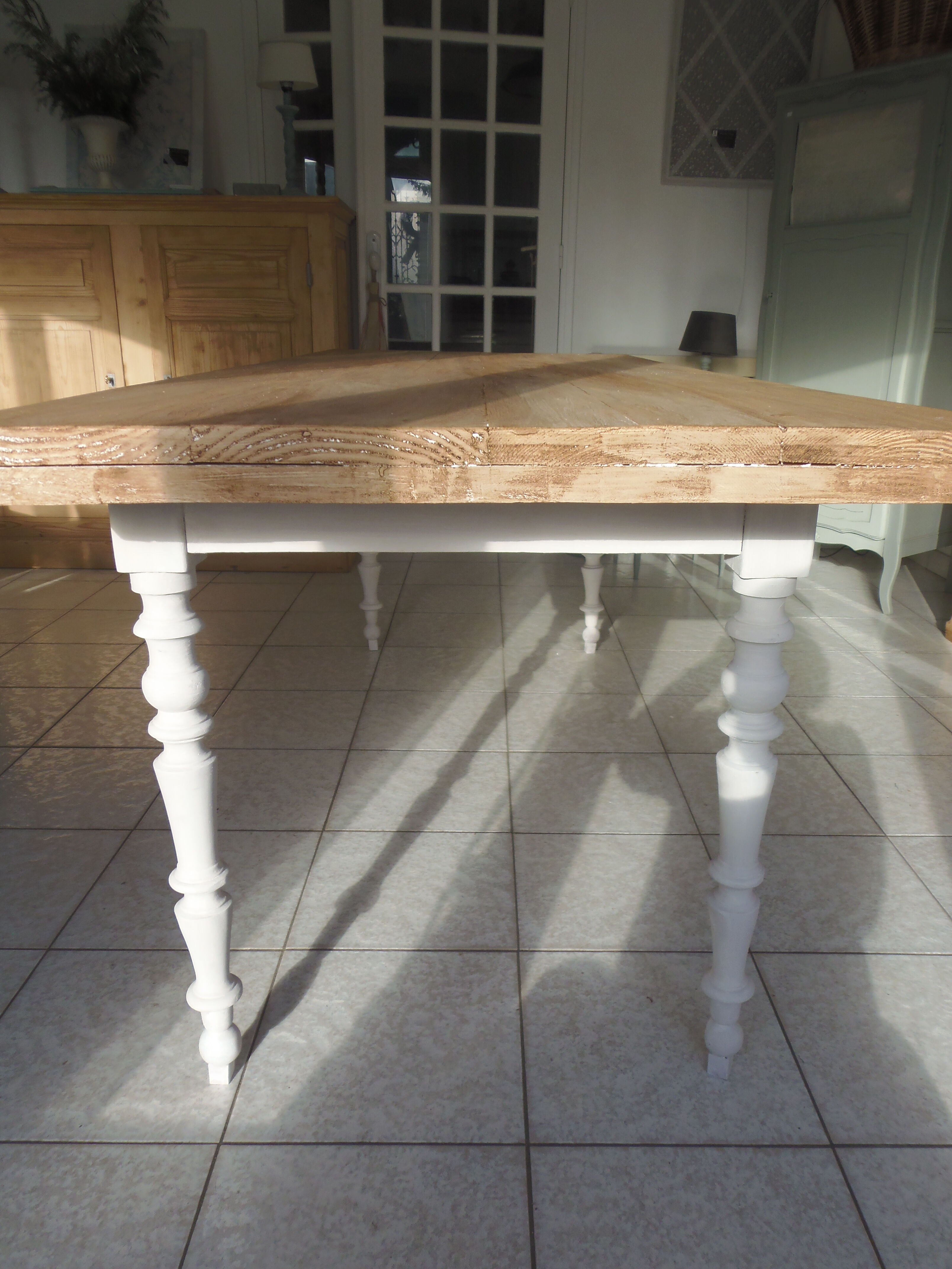 Farm table, leg and belt patinated pearl gray, wooden top.