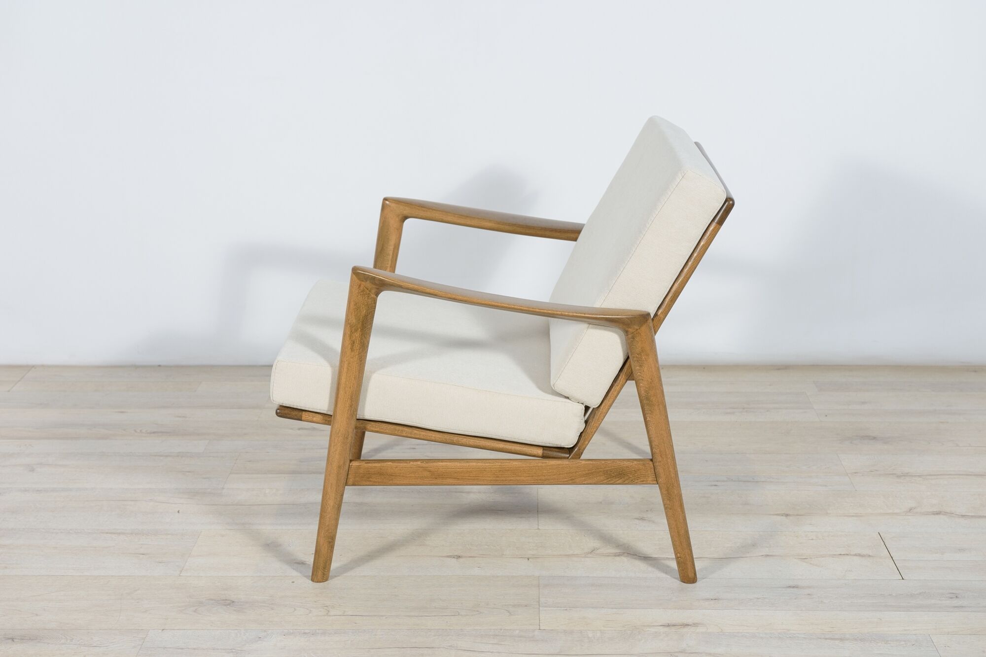 Model 300-139 Armchair from Swarzędzka Factory, 1960s