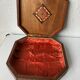 Box or box has jewelry in oriental marquetry. Colonial period around 1950 .