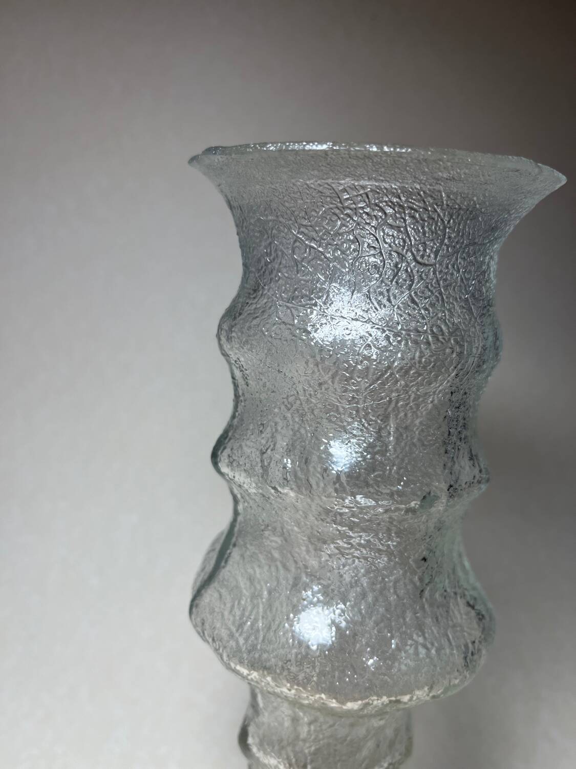 Glass vase