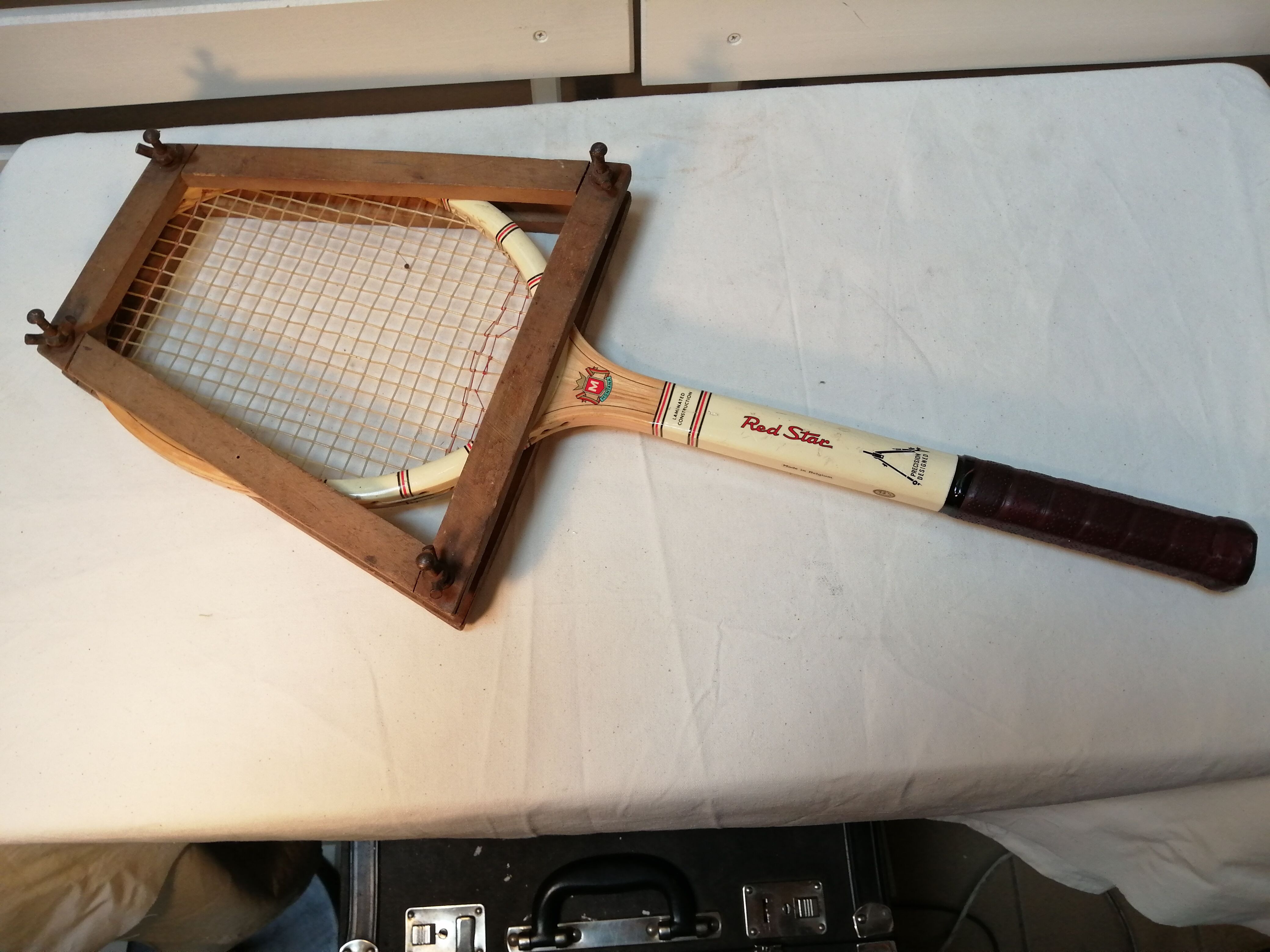 Vintage tennis racket Red star Montana