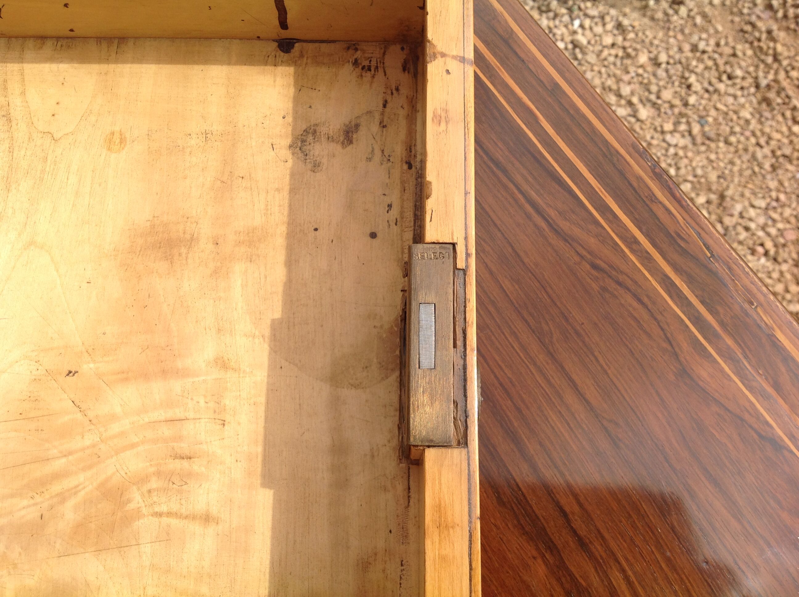 Louis XVI style table in rosewood with lemon inlay