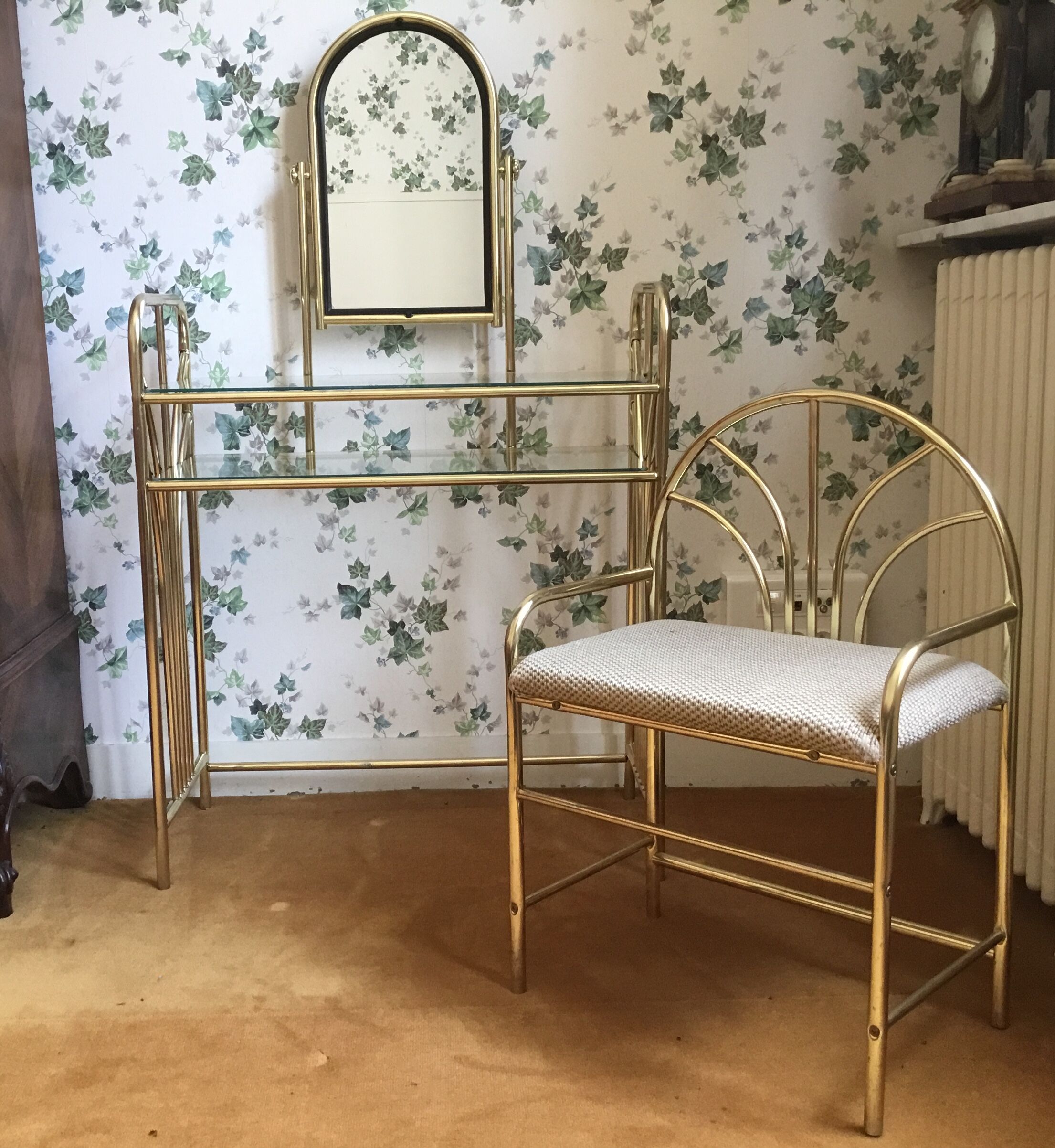 Hairdresser gold metal