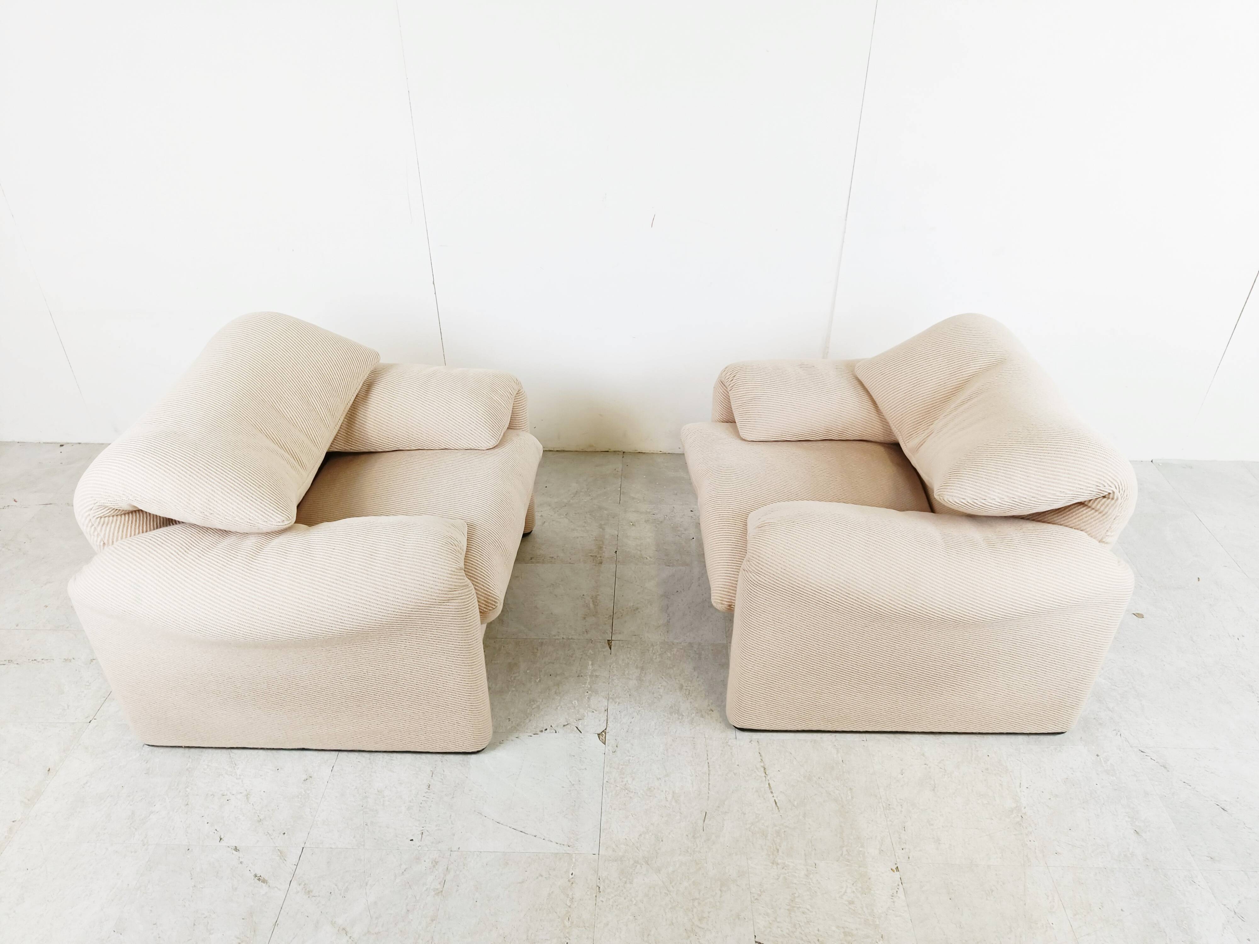 Paire de fauteuils Maralunga par Vico Magistretti pour Cassina, 1973