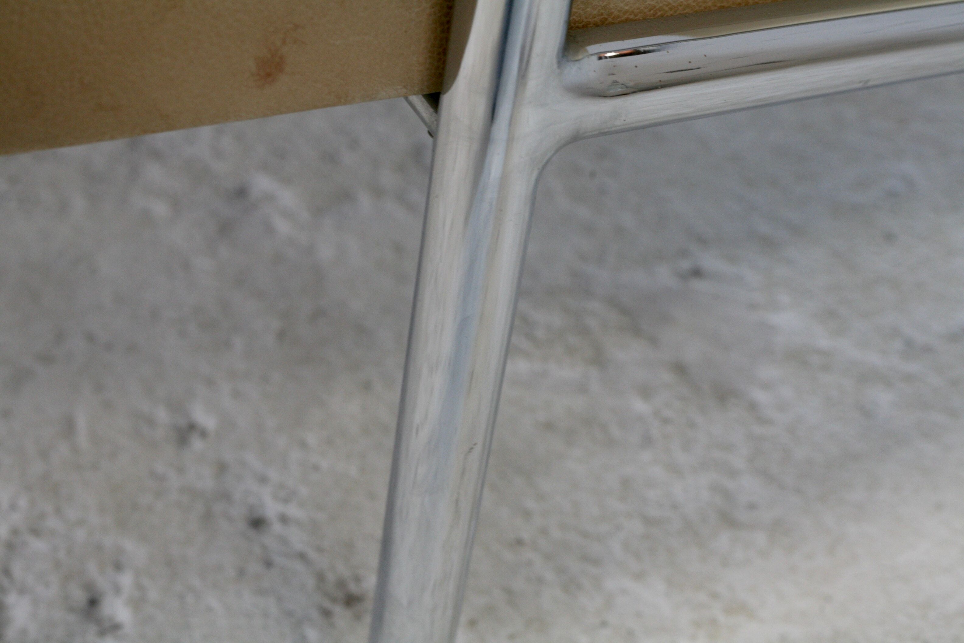 Tubular steel armchair and "cream" leather, France, circa 1970