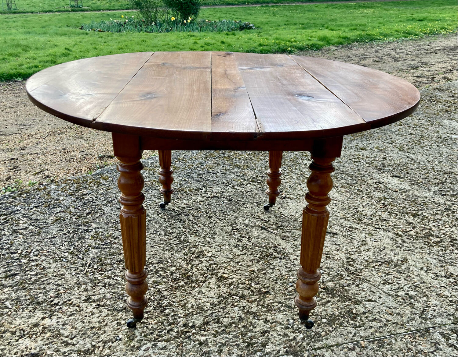 Round table