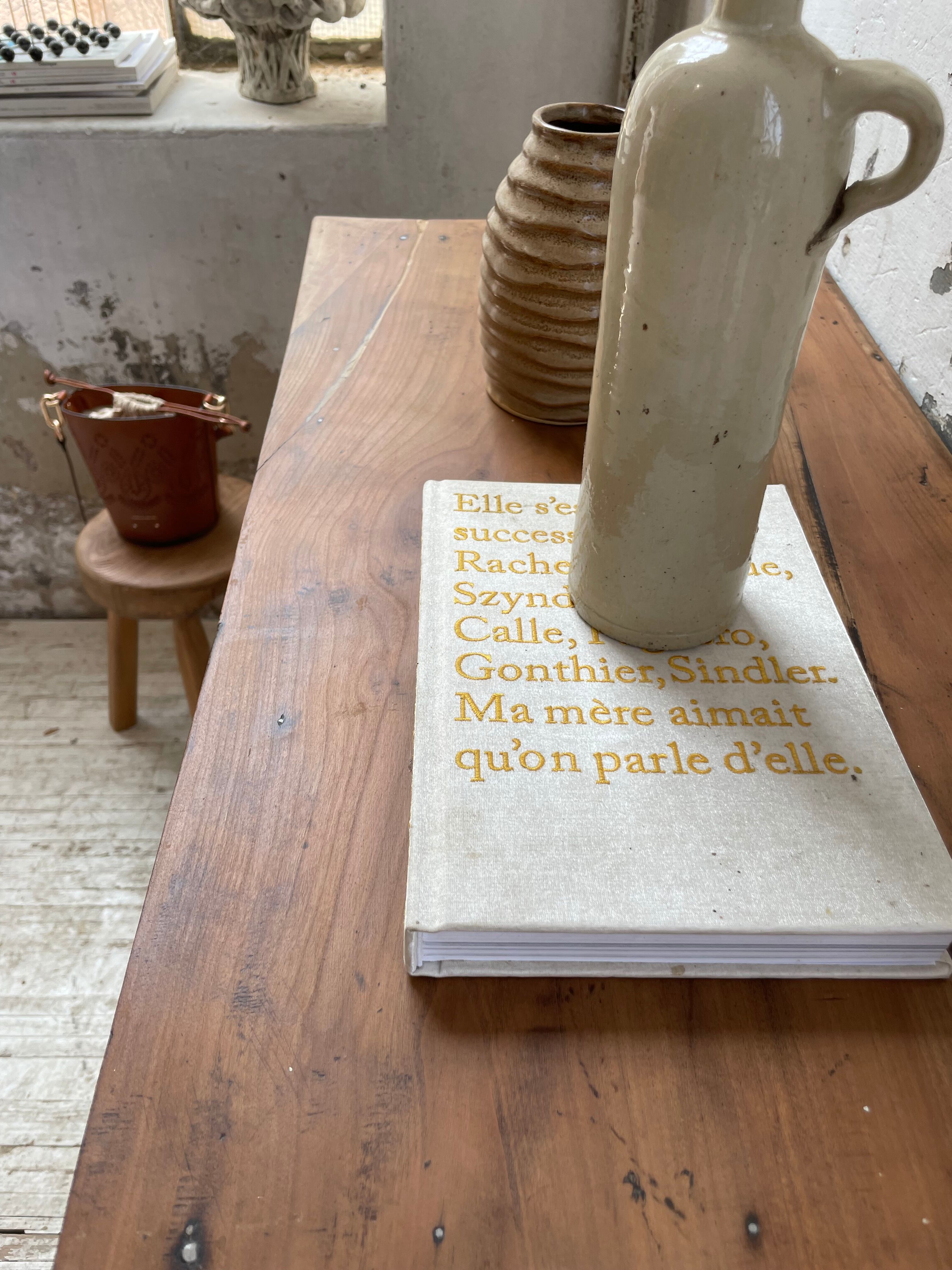 Buffet in oak and pine wood