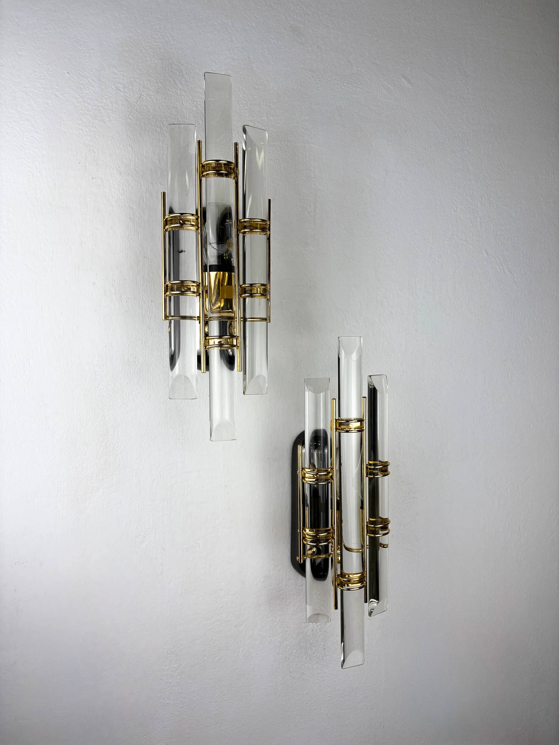 Pair of Venini sconces, Murano cut glass, Italy, 1970
