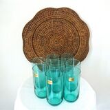 Set of 8 large glasses on wicker tray