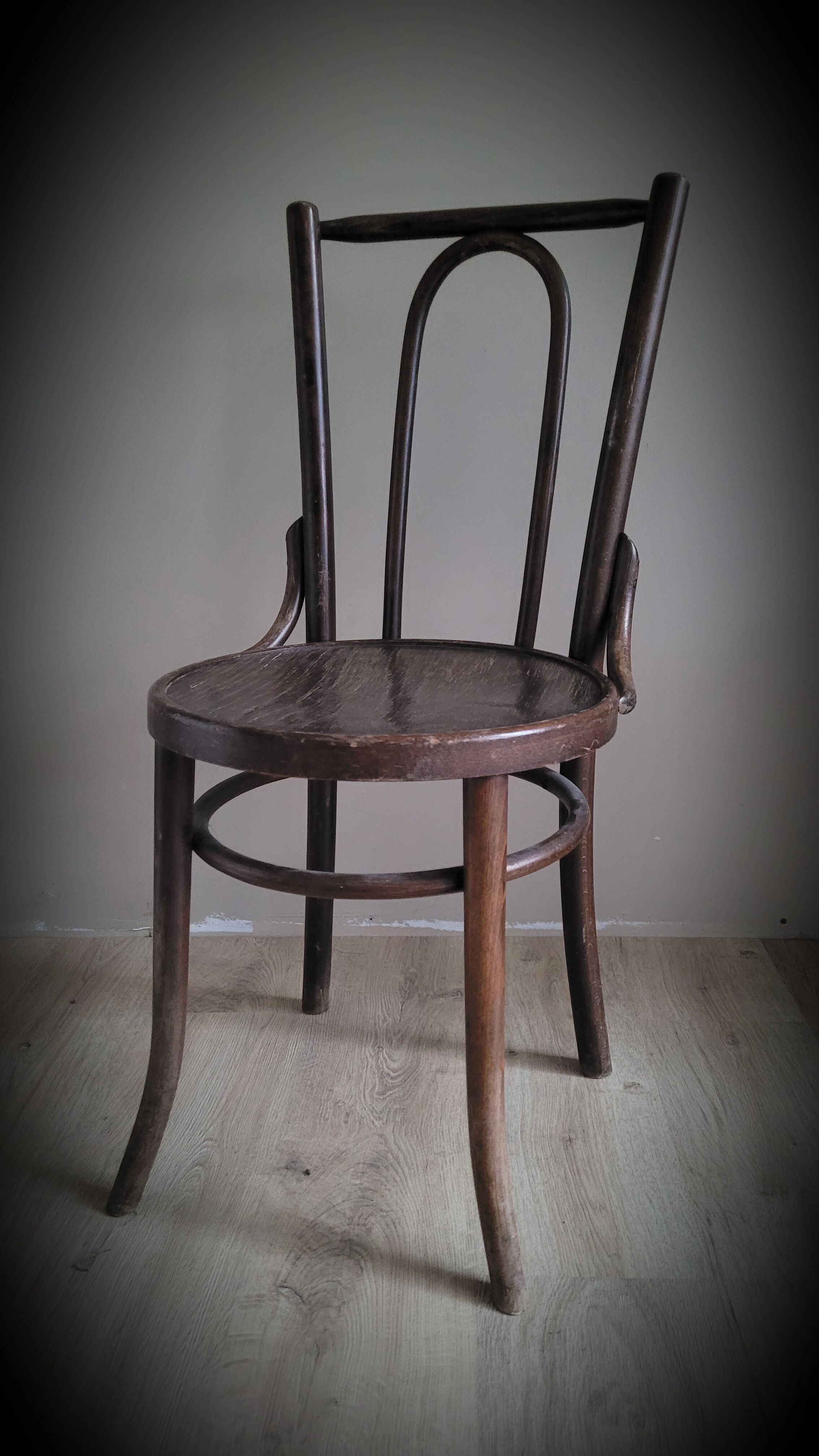 Bistro sitting chair