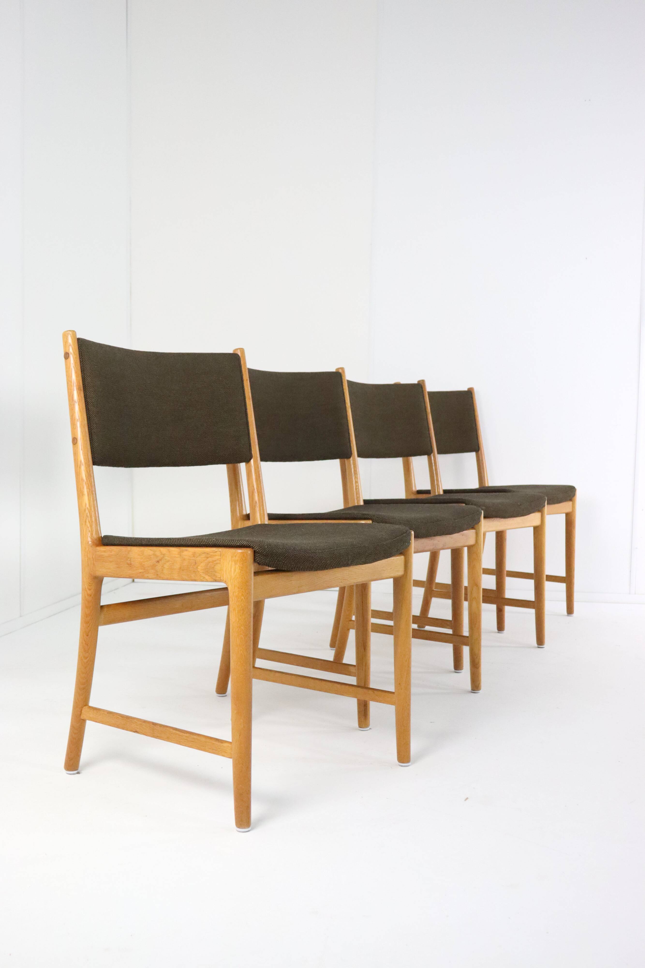 Set 4 Kai Lyngfeldt Larsen voor Soren Willasden stoelen