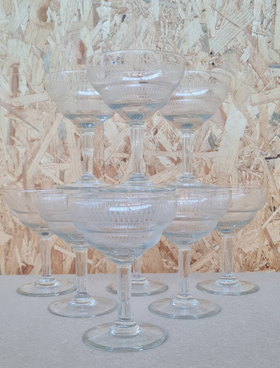 Service of 9 champagne glasses