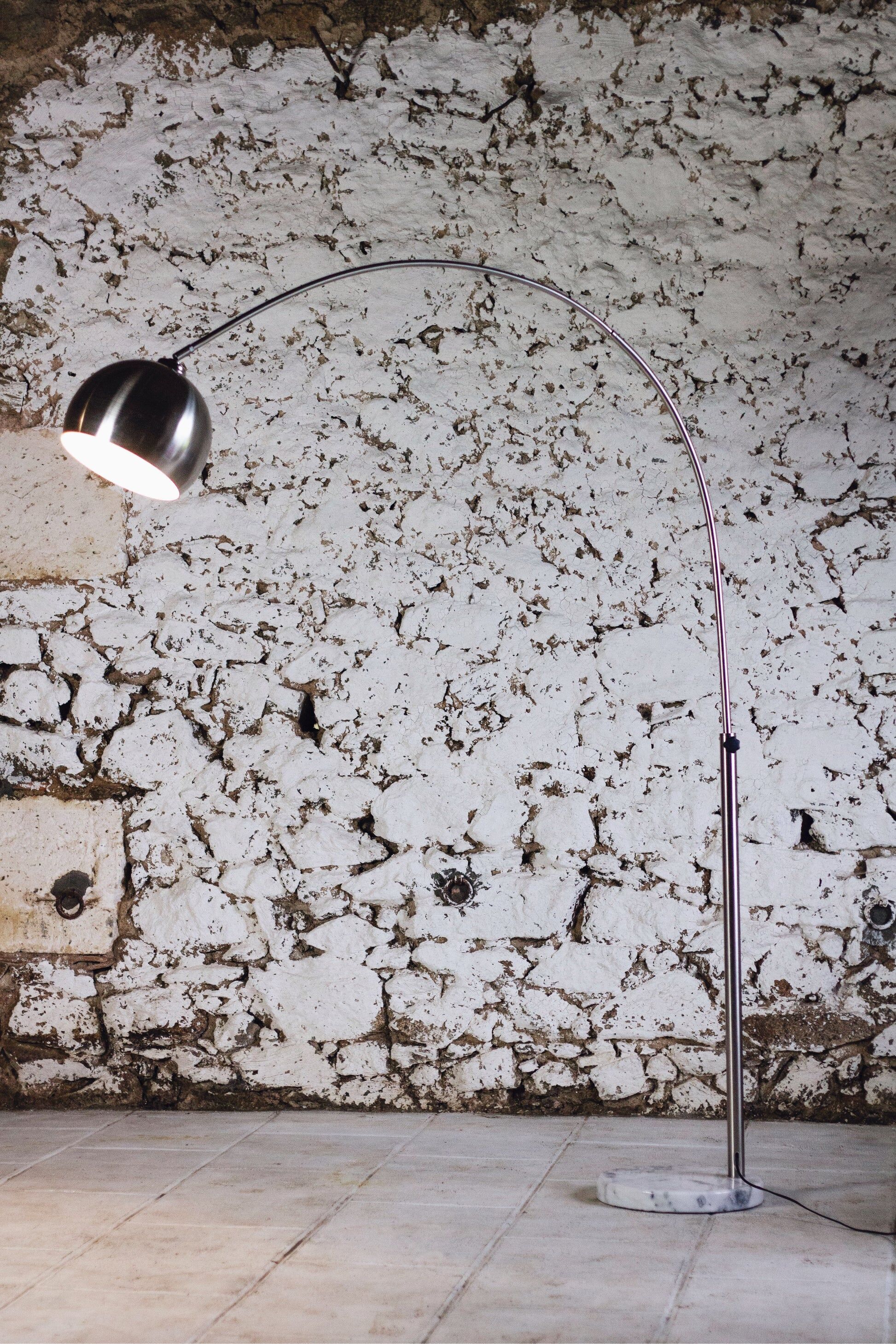 Arc floor lamp in chrome and marble, 1970