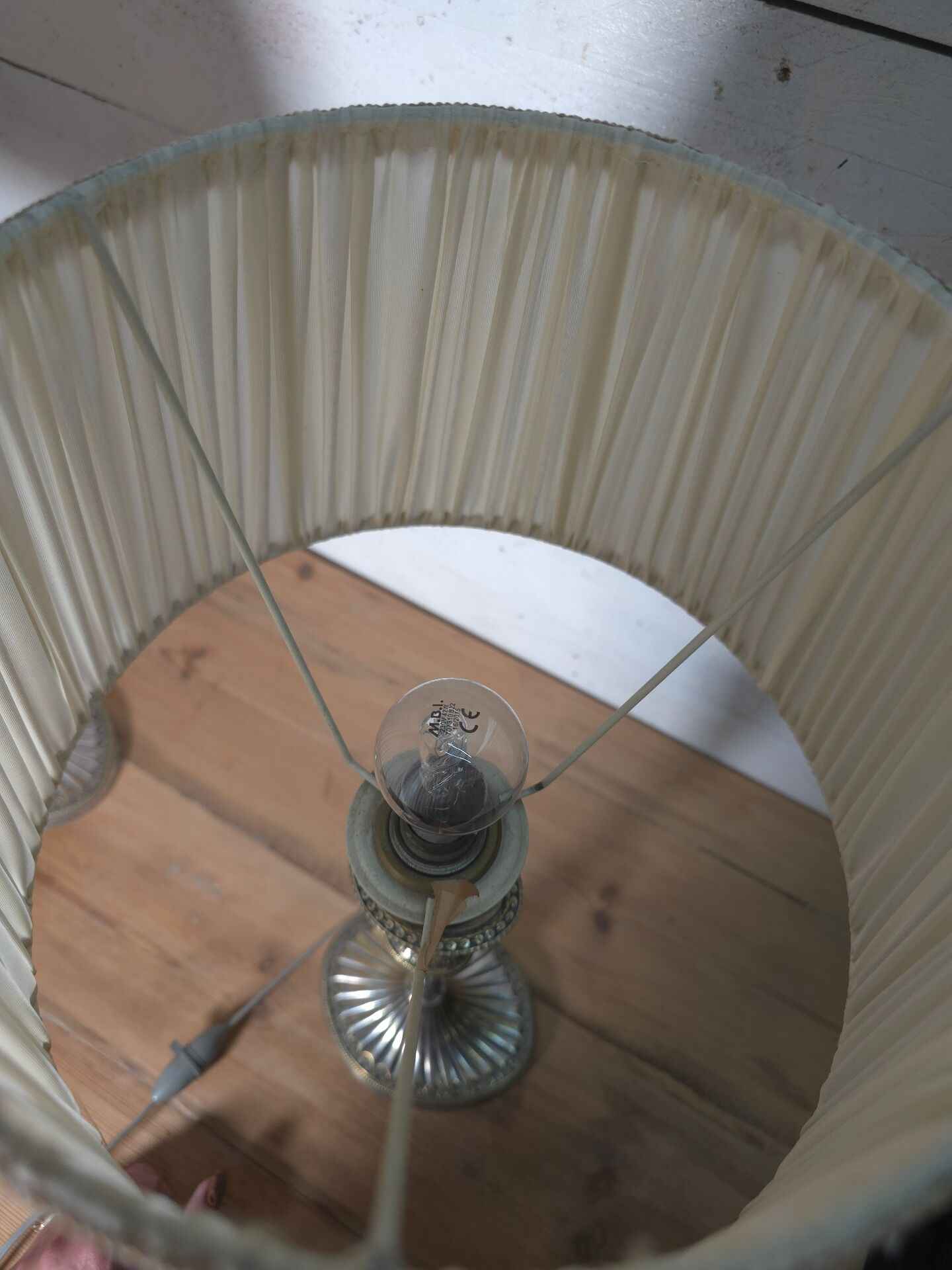 Paire de lampes style art deco en métal argenté
