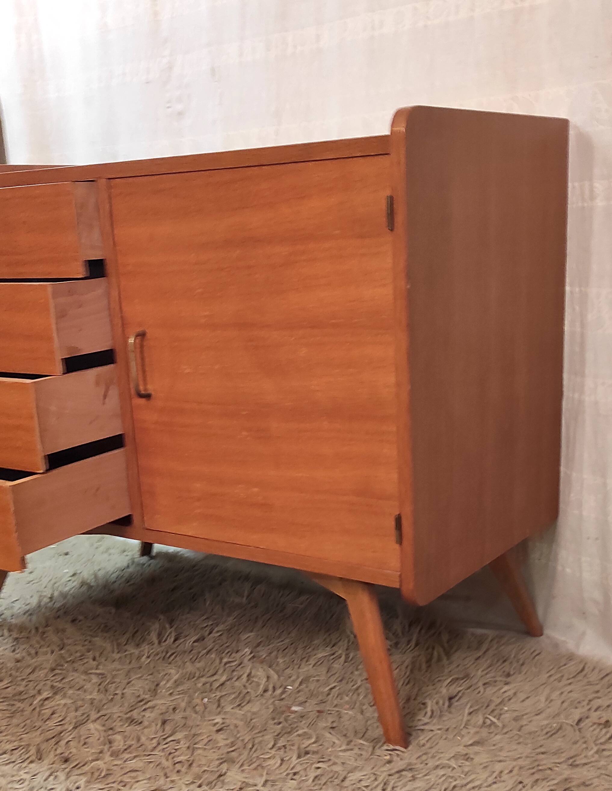 Commode en chêne, pieds compas, années 60