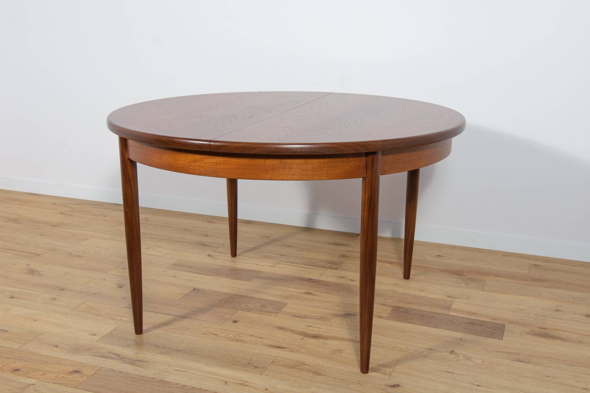 Mid-century teak round fresco dining table from g-plan, 1960s