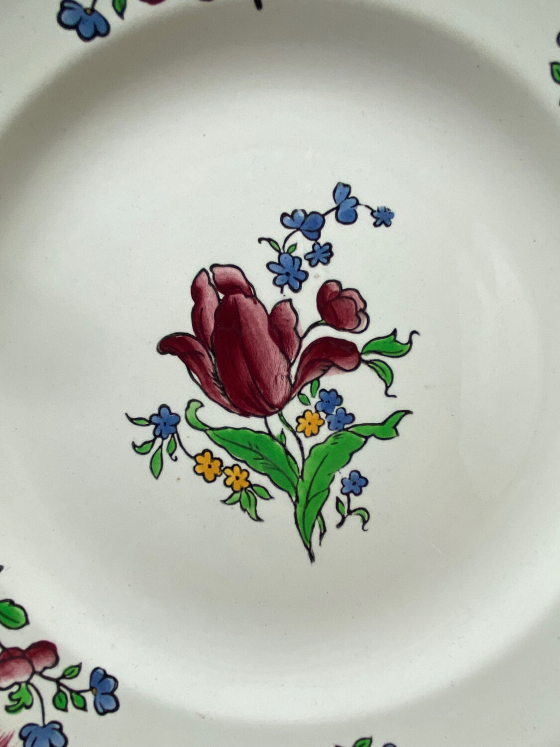 Old porcelain plates from Giens