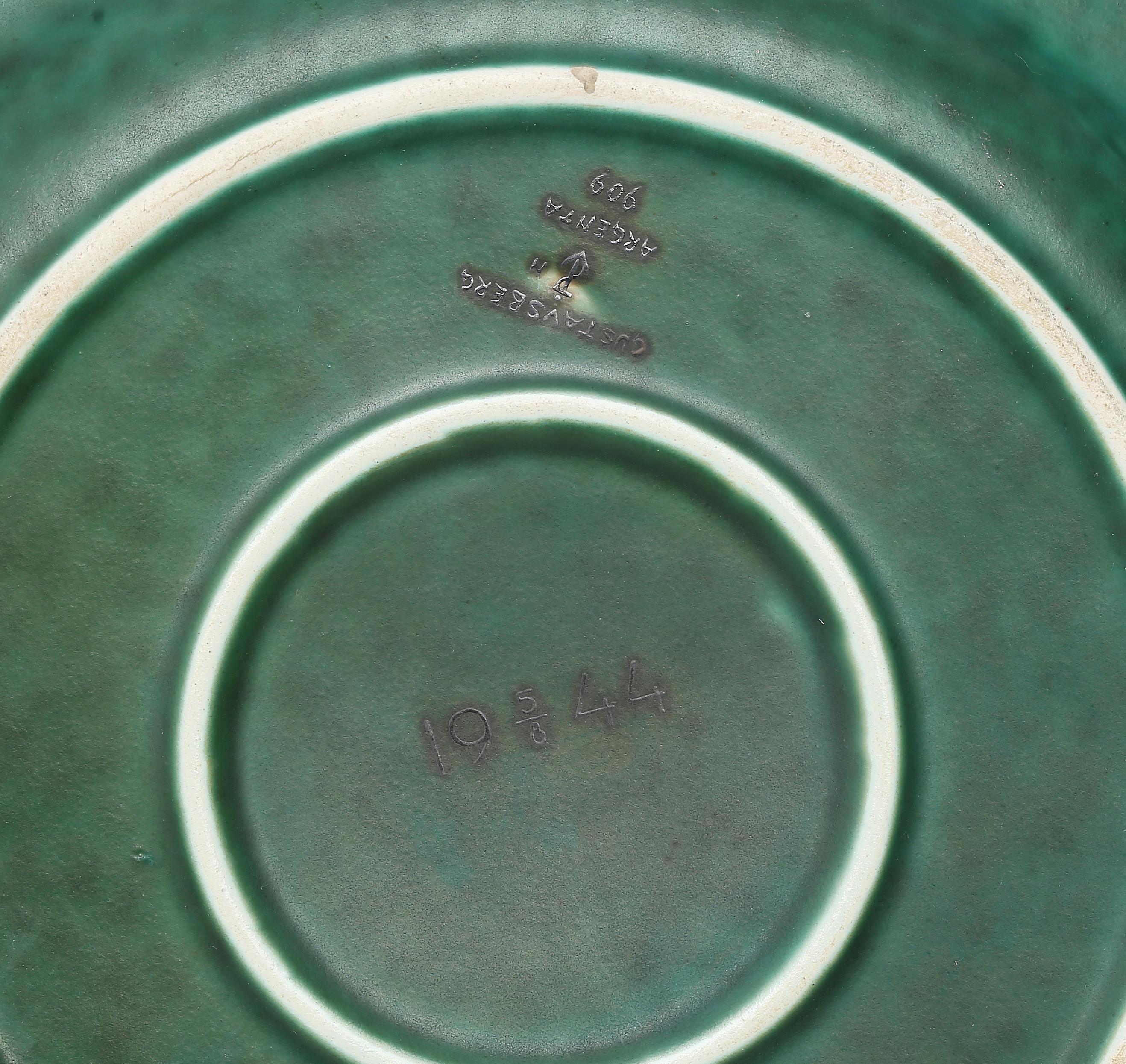 Plat Wilhelm Kage  Gustavsberg, Suède, 1944 Signé et daté