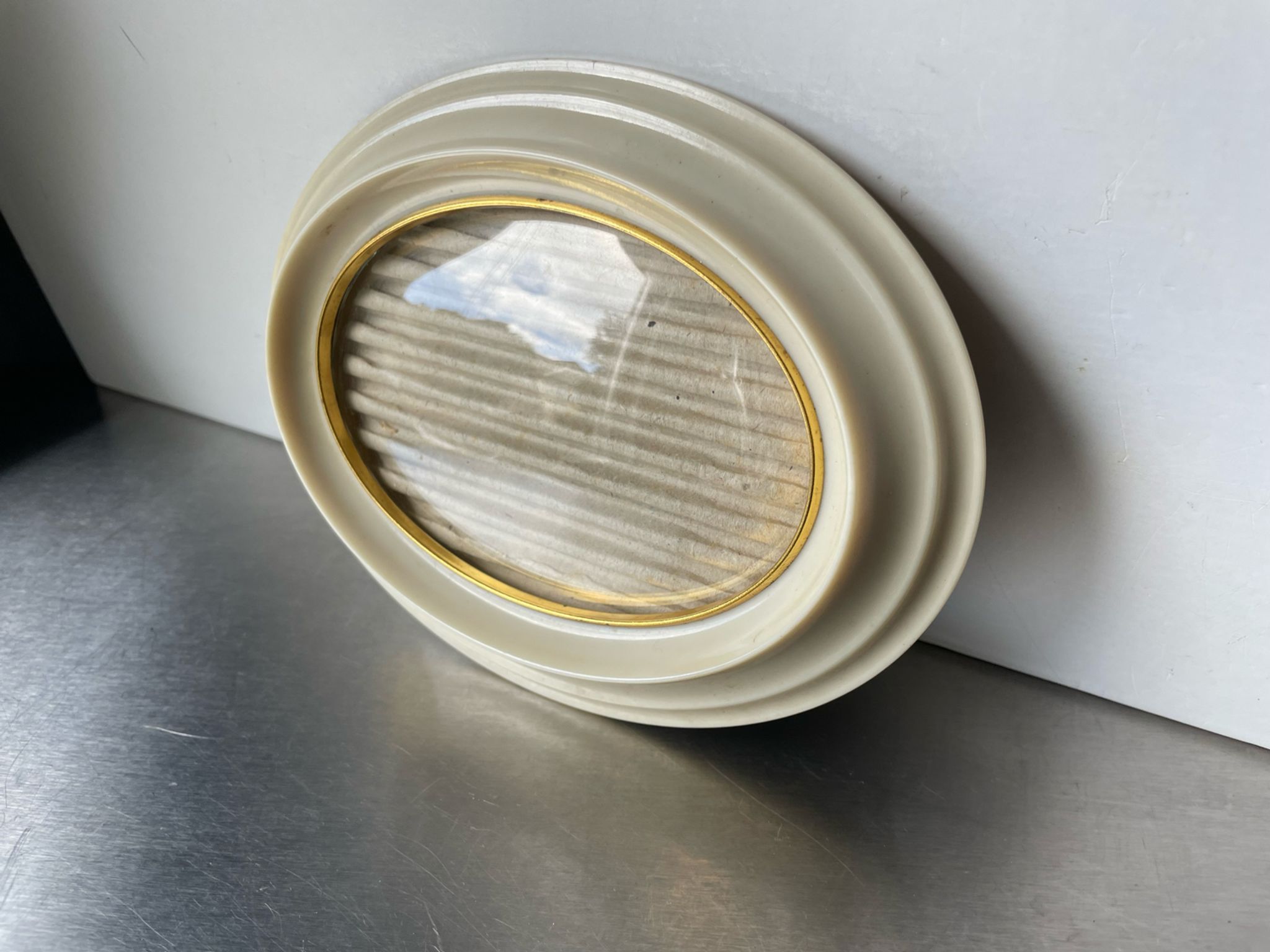 Vintage oval bakelite frame 18 cm x 14 cm  convex glass
