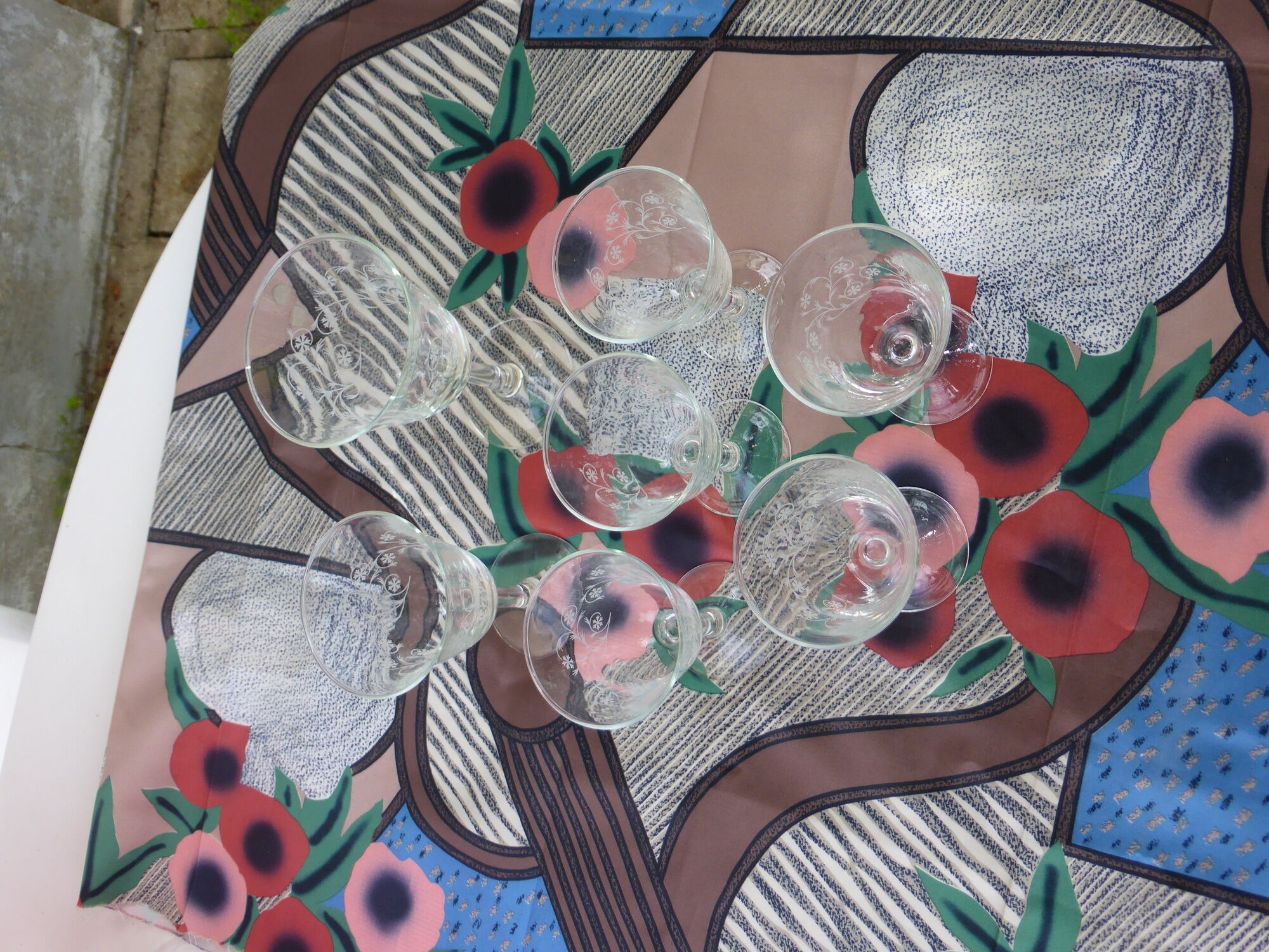7 glasses the blueberries transparent glass and vintage white flowers 1960