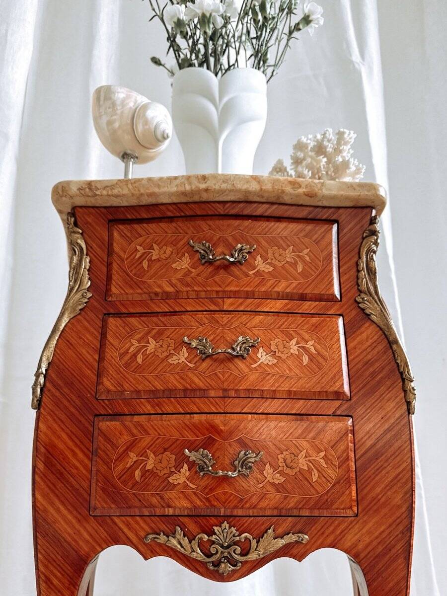 Mid-century French Louis XV style bedside tables with marble tops and floral marquetry, 1940s, set of 2