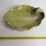Dish in earthenware "chou leaf" Bordallo Pinheiro, 32 cm