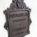 Buffet champêtre et sa plaque en fonte