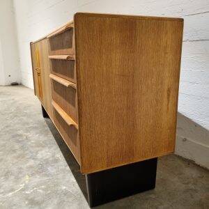 Buffet Cees Braakman de la série « Oak » DE02, UMS Pastoe, années 1950, Pays-Bas