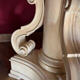 Italian Pedestal Column in White Lacquer and Gold Leaf