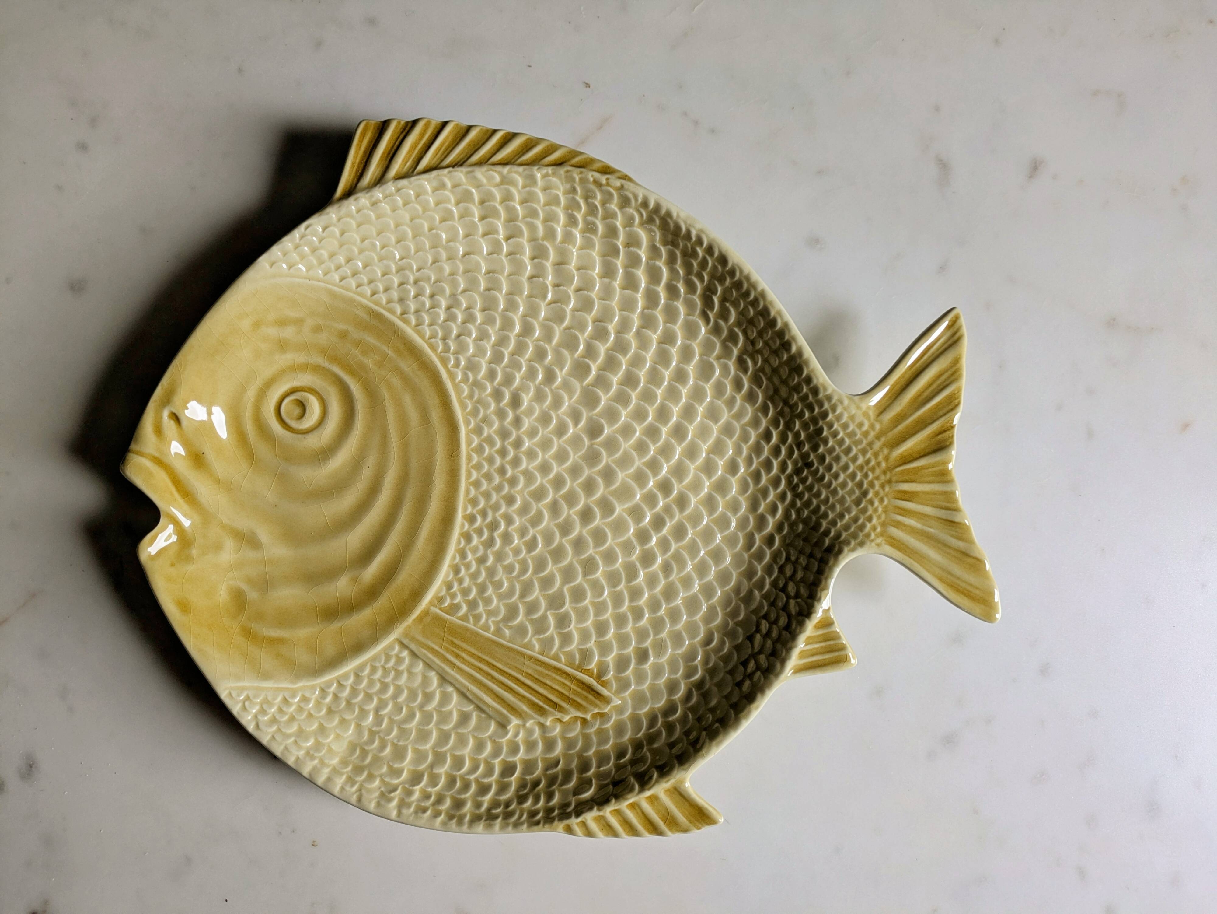 Plate barbotine fish attributed to Vallauris