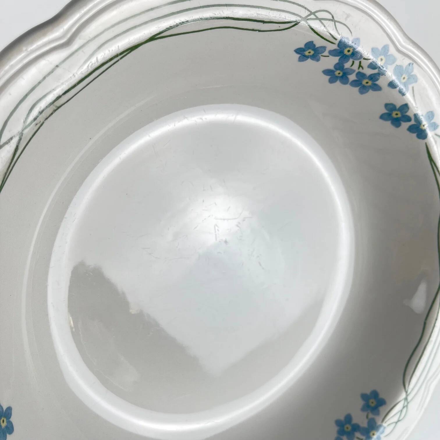 Shallow dish "Souvenir", Sarreguemines, around 1875 - 1918
