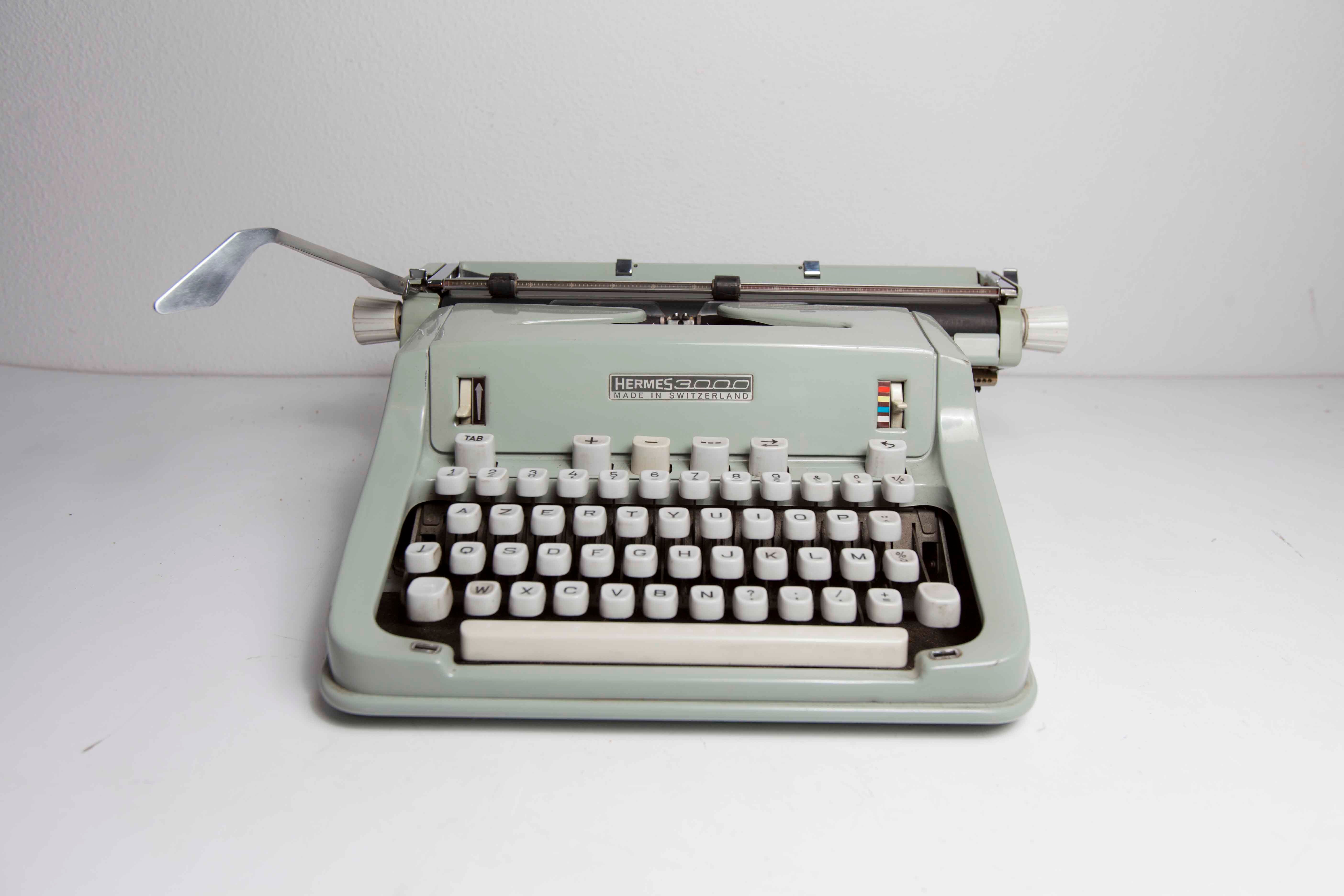 Hermes 3000 typewriter cleaned and tested