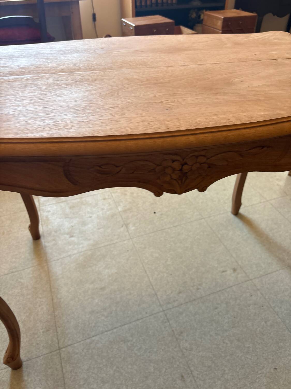 Louis XV sandblasted table style