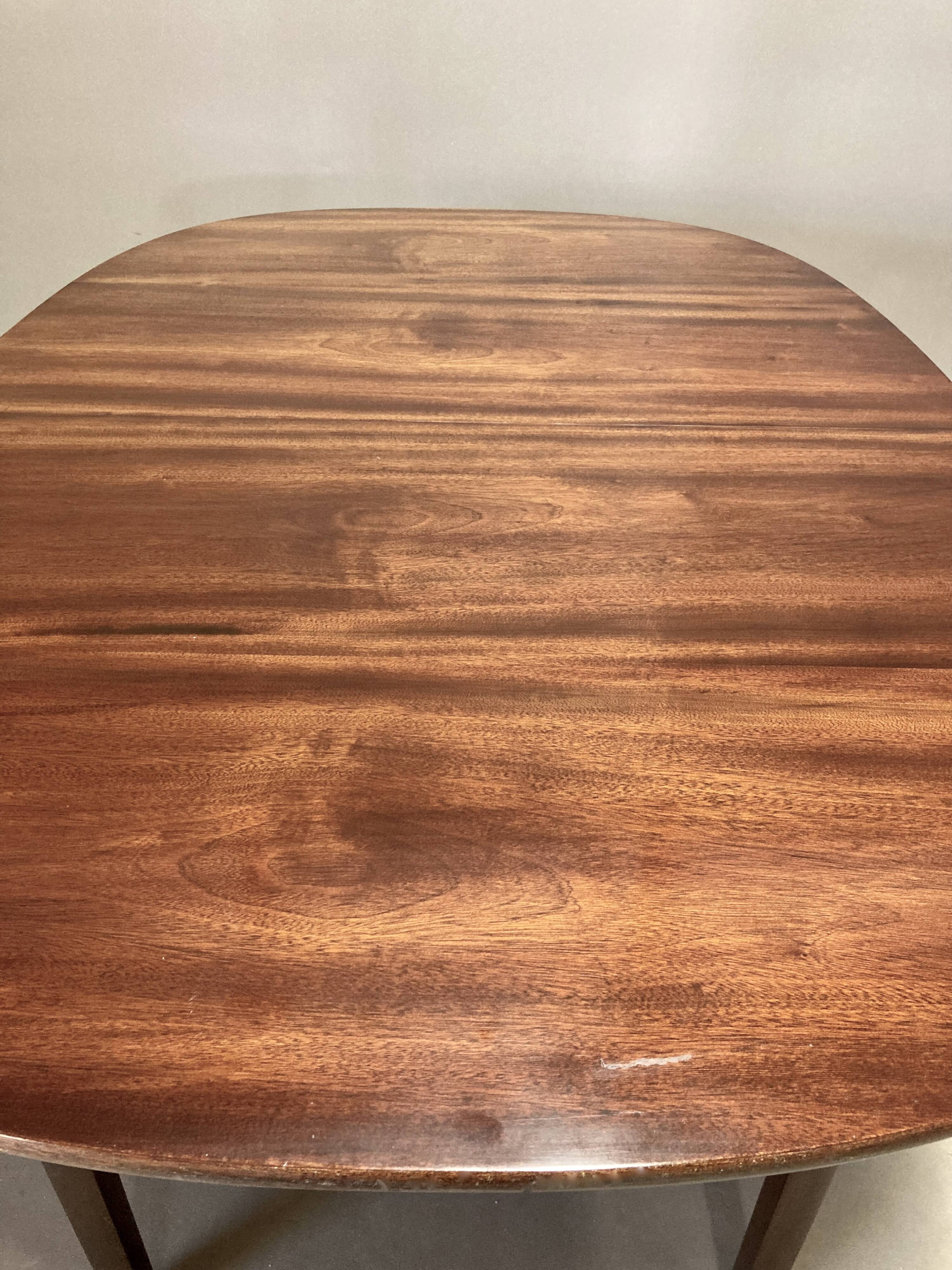 Table haute palissandre Design Scandinave "Ole Wanscher" 1950.