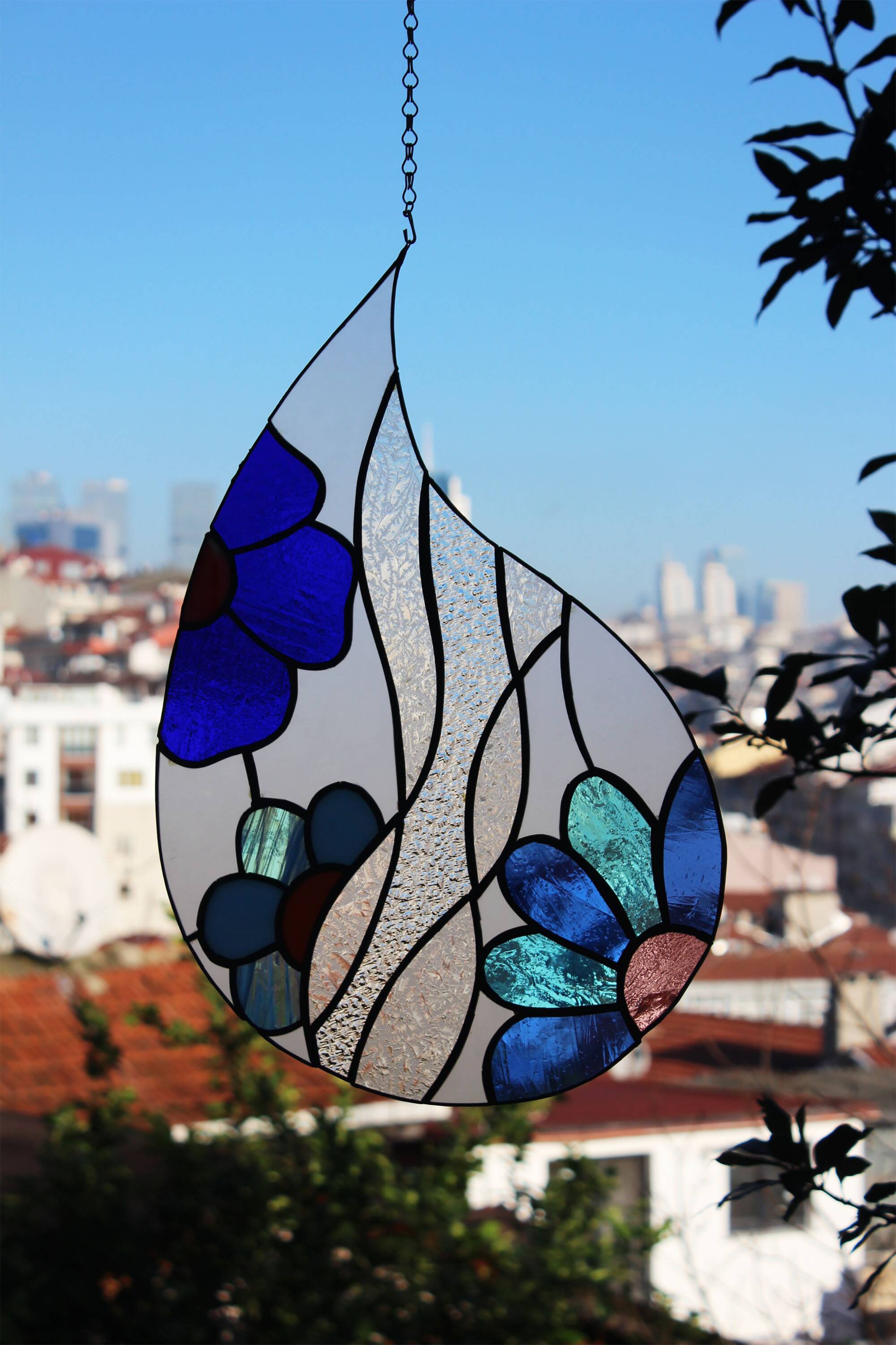Vitrail décoratif “Goutte d’eau” – Verre coloré fait main, 40 × 40 cm