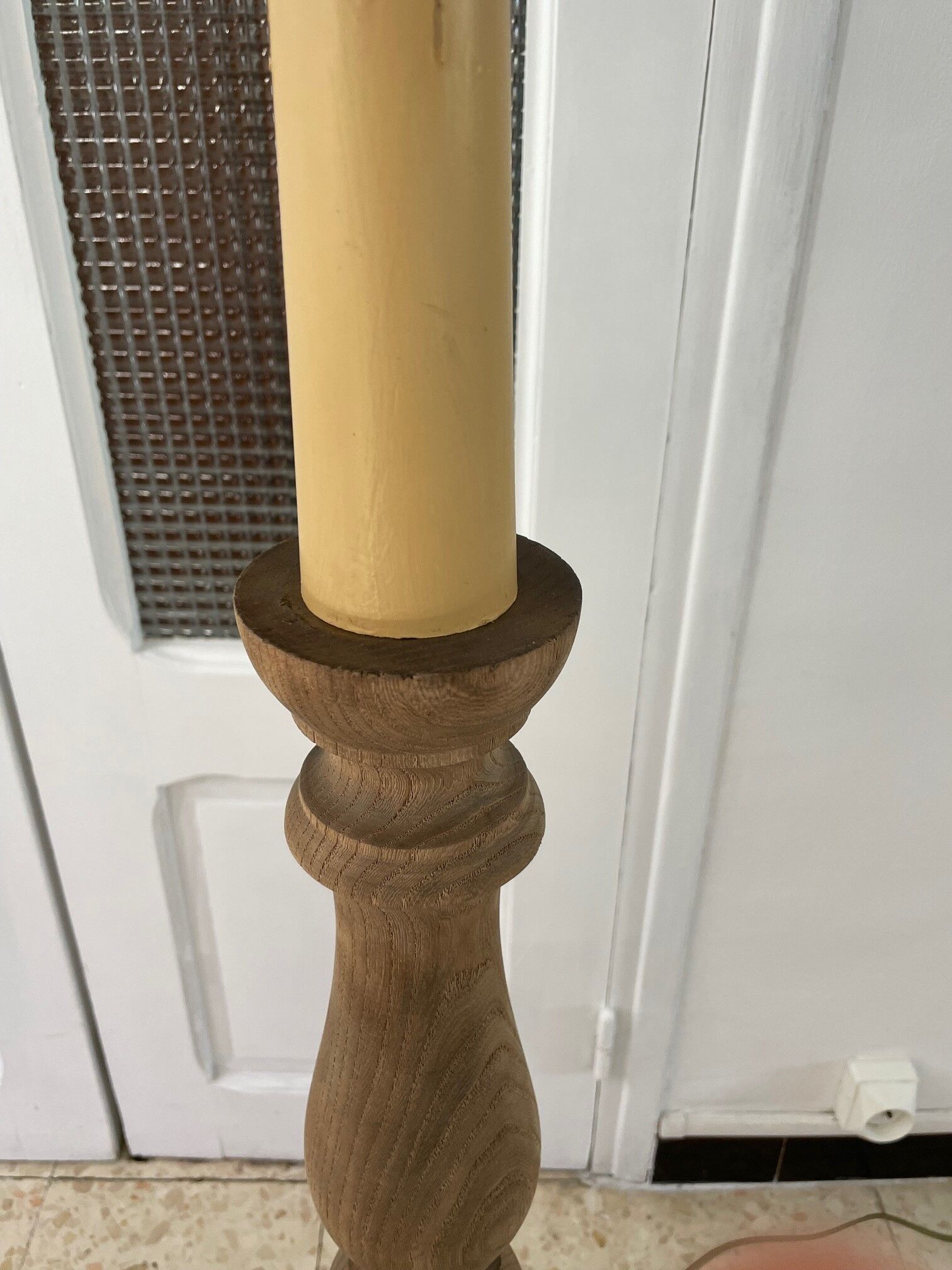 Lampadaire vintage en bois naturel et abat jour en corde années 1960