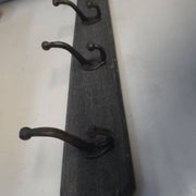 Wall-mounted coat rack with 4 hooks