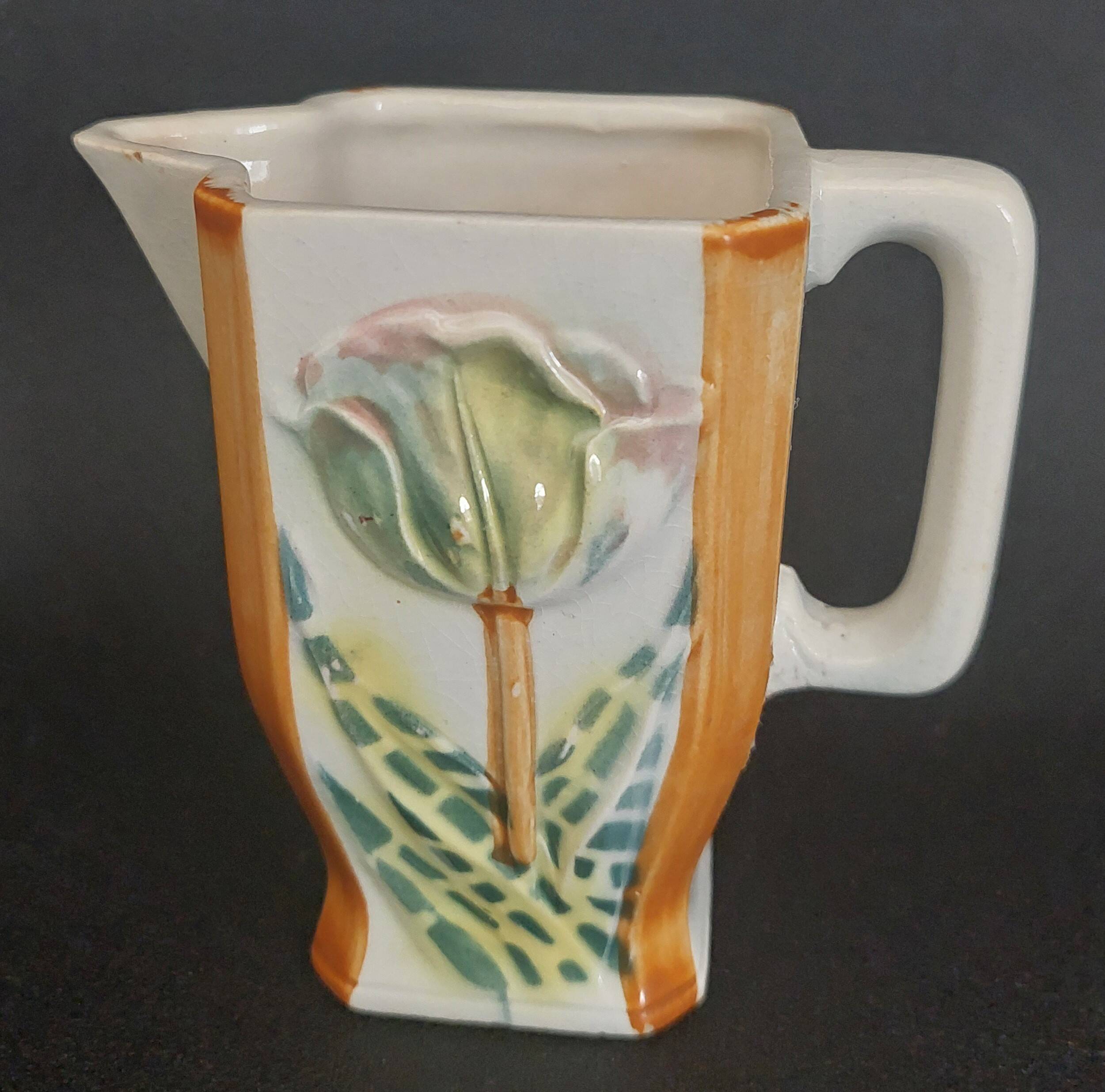 Cream pot in slip from the early 20th century