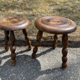 Duo de tabourets tripodes en chêne