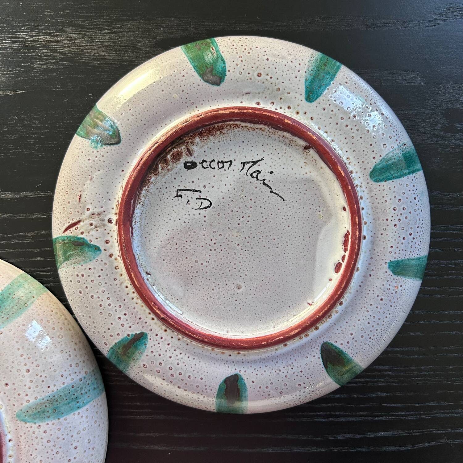 Pair of plates with thistle decoration