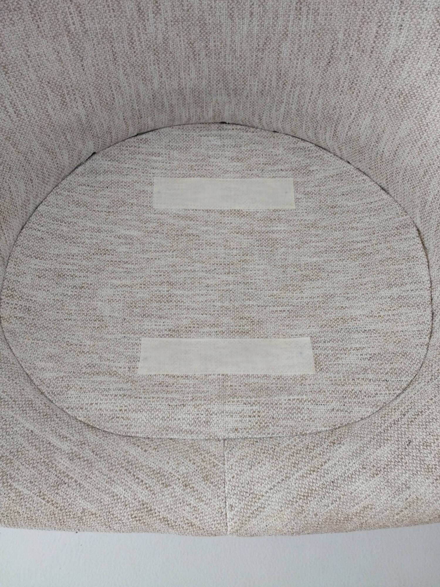 Warren Platner armchair published by Knoll