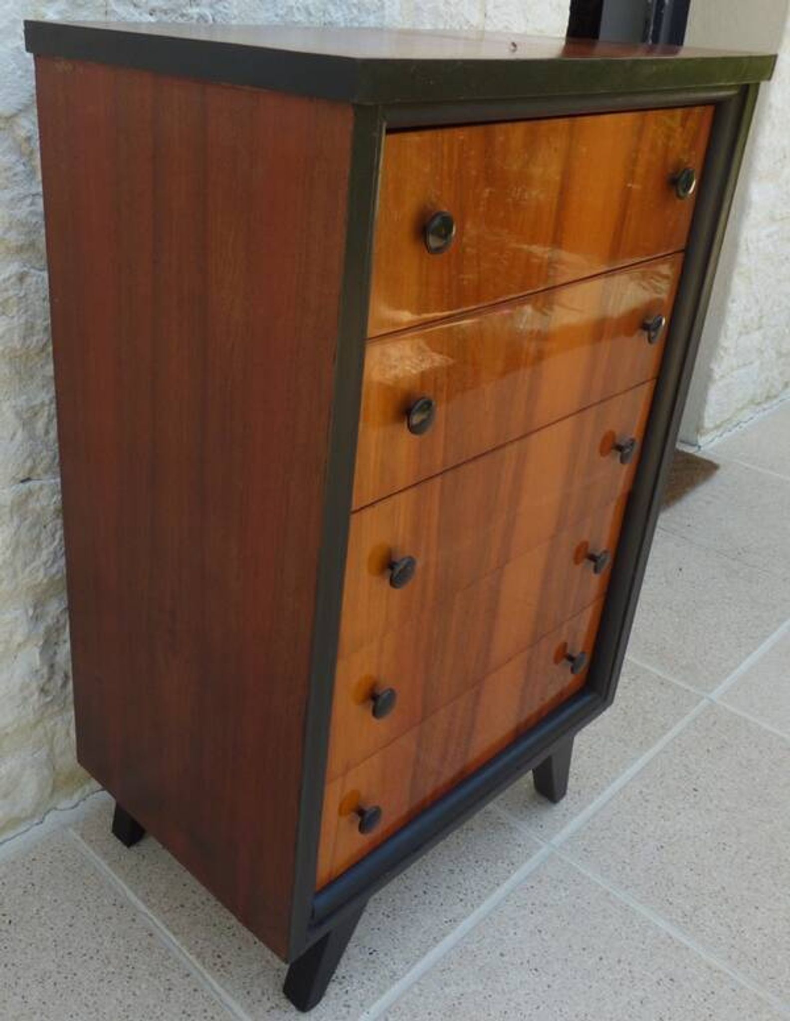 Vintage chest of drawers in a unique style with 5 drawers from the 50s and 70s, t