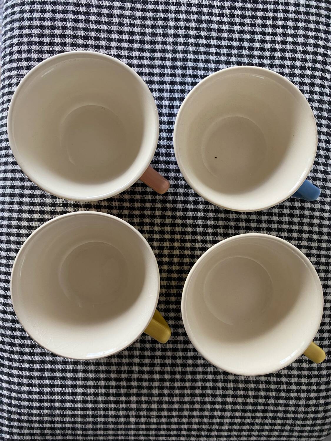 Lot de 8 tasses vintage