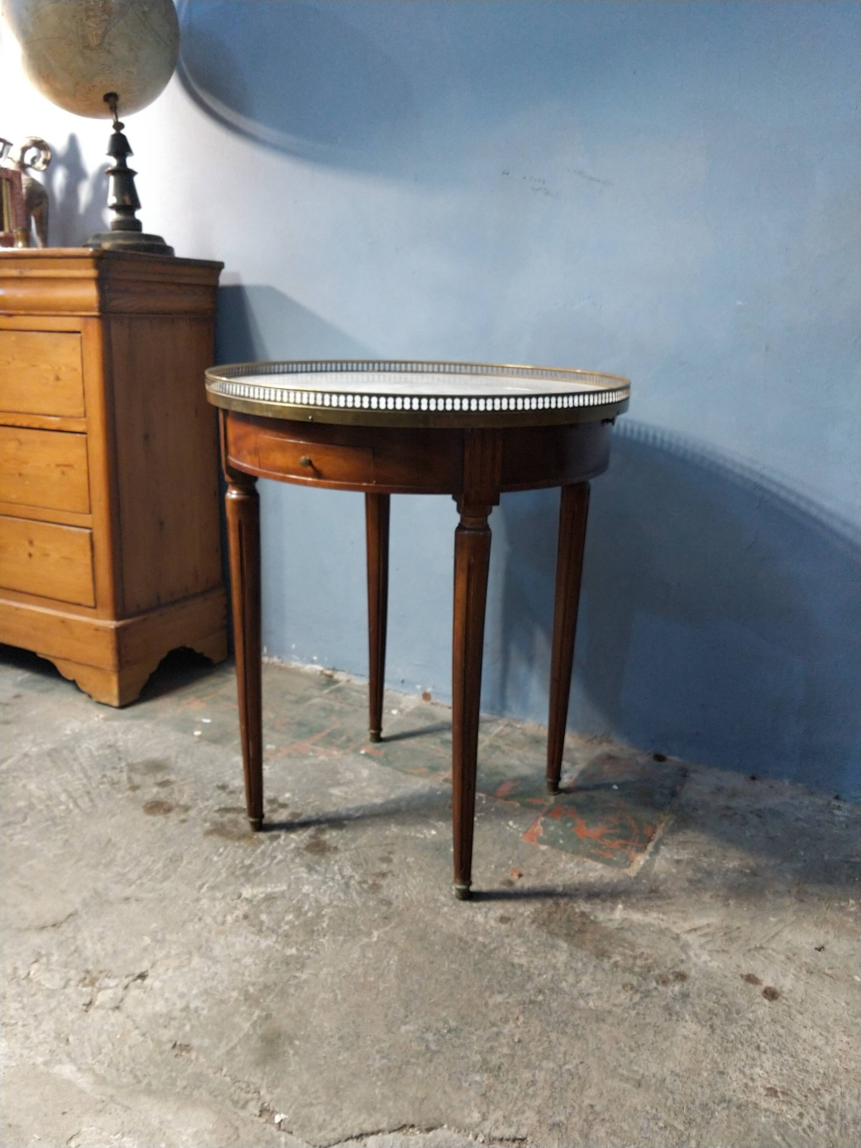 Hot water bottle table