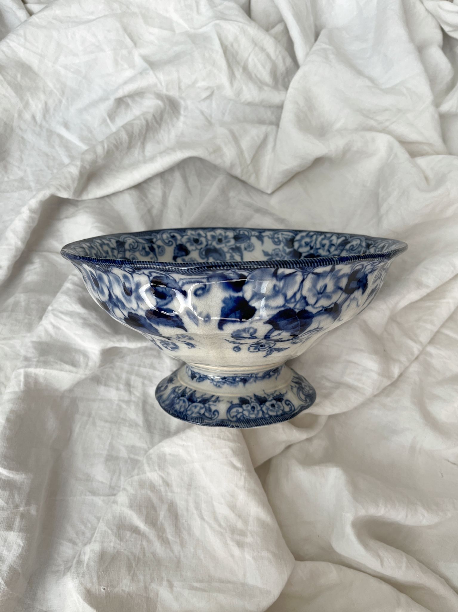 Flora pedestal bowl/salad bowl, Creil and Montereau, late 19th century
