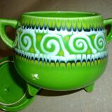 Green tripod pot with ceramic lid